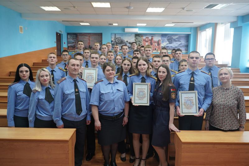 В ДЕНЬ ОБРАЗОВАНИЯ ИДН