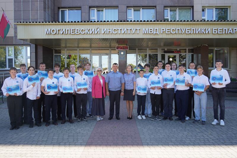 СТРАЖ ПОРЯДКА