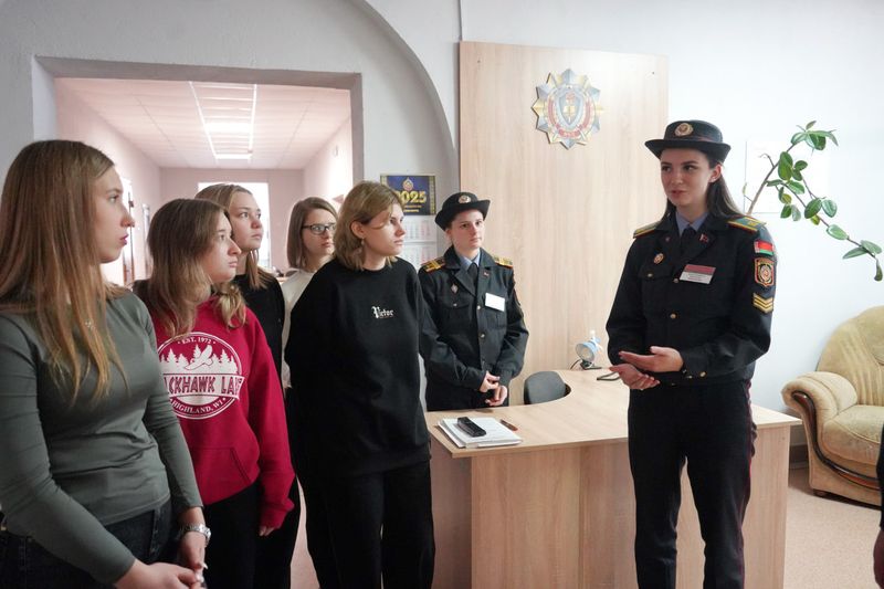 АБИТУРИЕНТАМ ВСЕГДА РАДЫ!